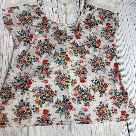 Bella D summer floral blouse - Picture 3 of 8